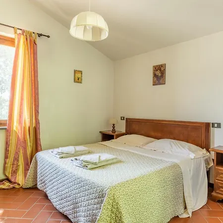 Lantgård Abadia Farneto *